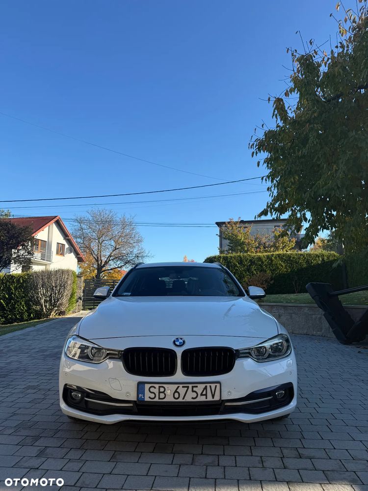 BMW 3 Series 2018 photo 2
