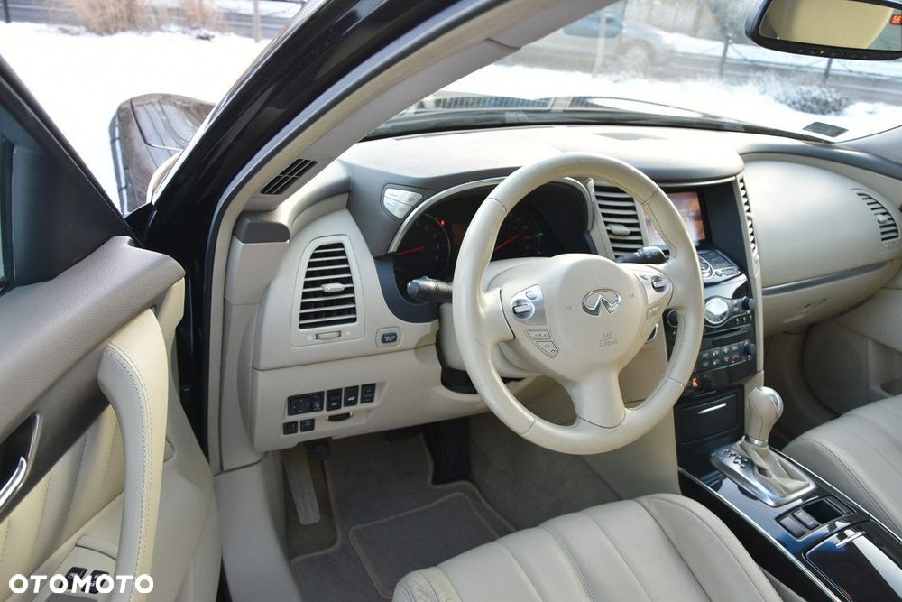 Infiniti FX - 17
