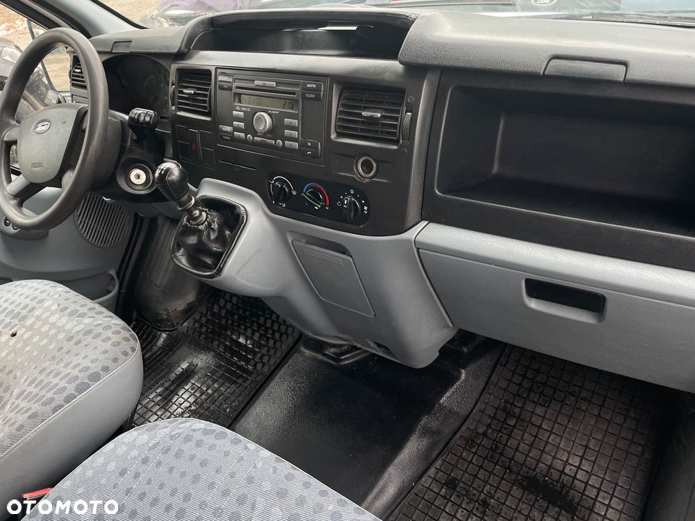 Ford Transit - 25