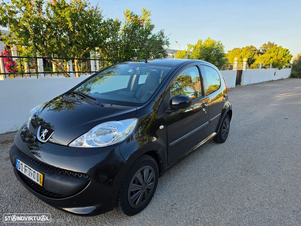 Peugeot 107 1.0 Trendy - 1