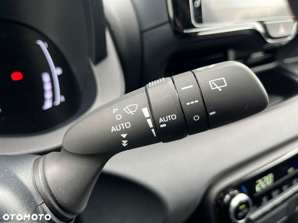 Toyota Yaris Hybrid 1.5 Style - 27