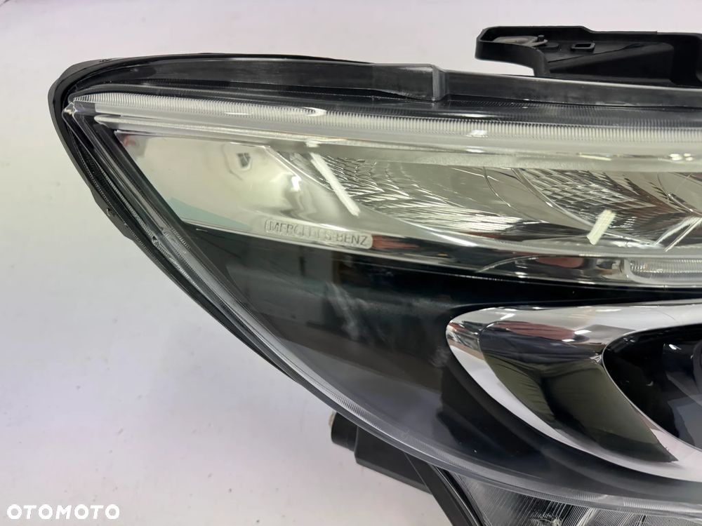 LAMPA PRAWA MERCEDES V KLASA W447 ILS 2019- - 5