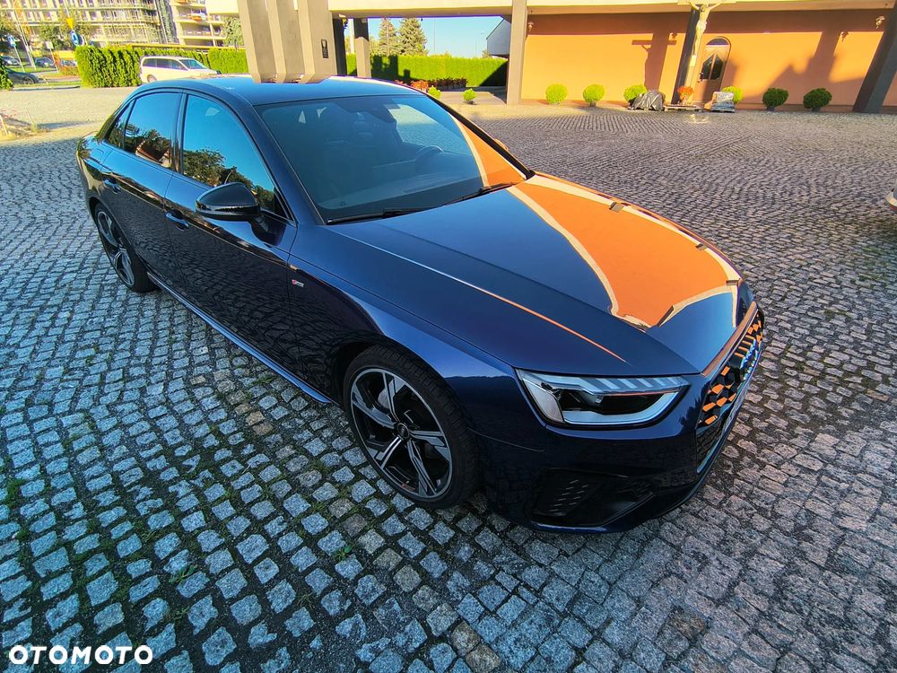 Audi A4 - 1