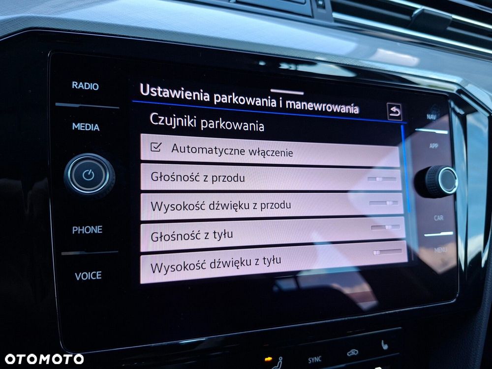 Volkswagen Passat - 25