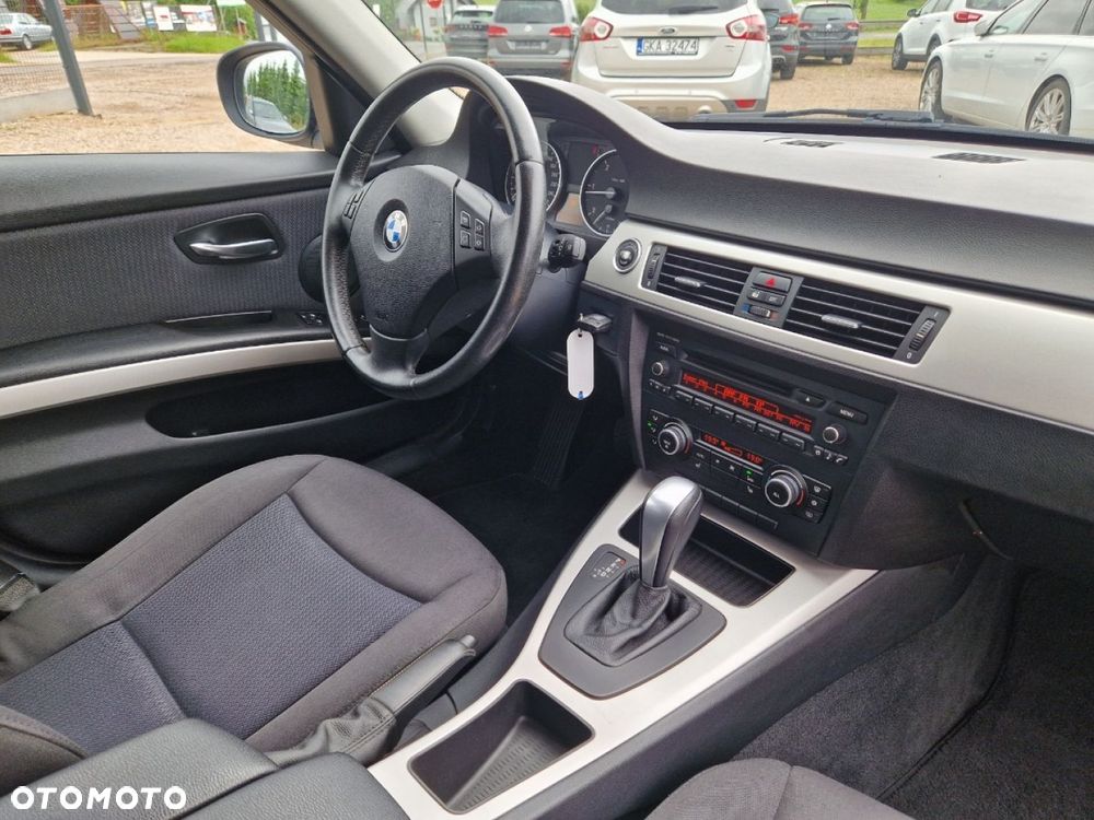 BMW Seria 3 318d Touring - 19