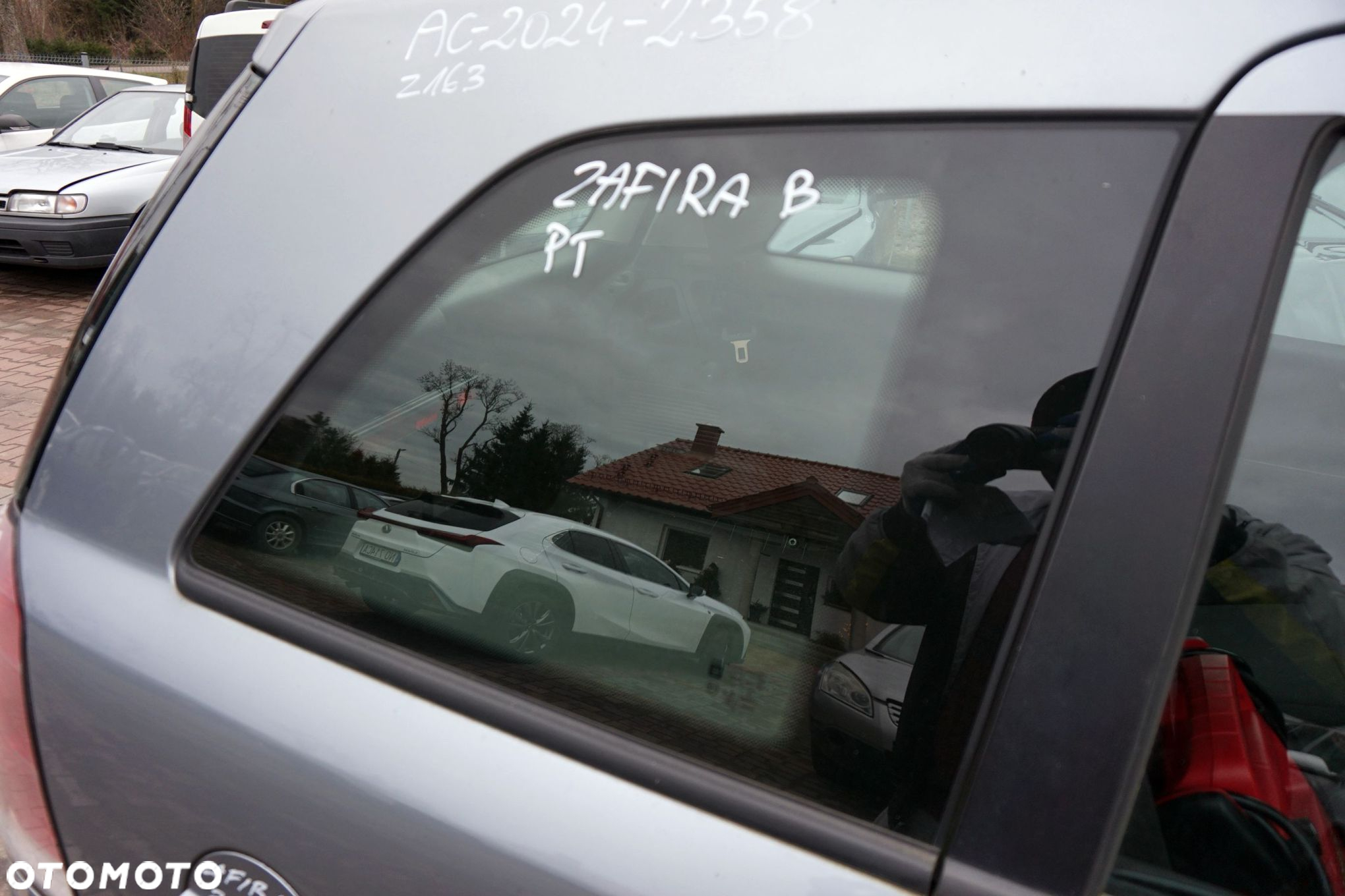 SZYBA KAROSERYJNA TYLNA PRAWA BOCZNA ZAFIRA B 13123932 OPEL 2005-2008 - 2