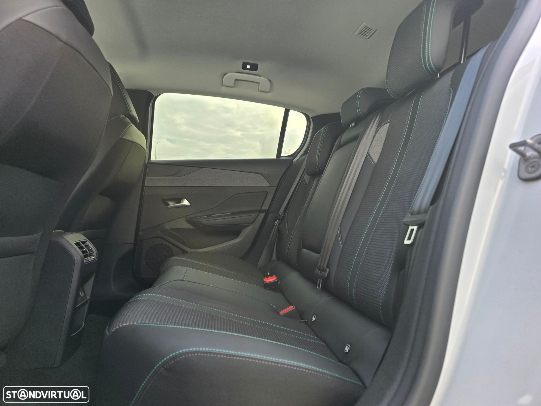 Peugeot 308 1.2 PureTech Allure Pack - 37