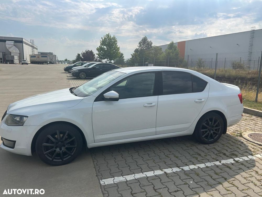 Skoda Octavia 2.0 TDI STYLE DSG - 6