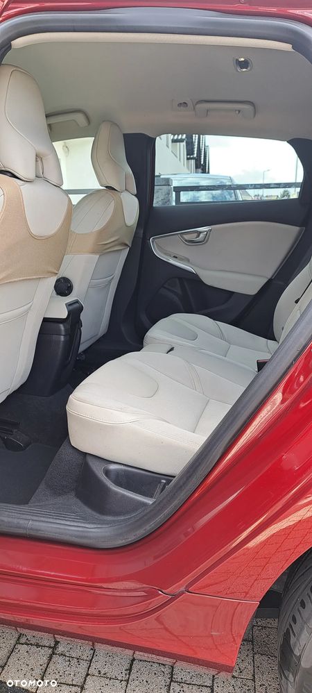 Volvo V40 D4 Drive-E Momentum - 5