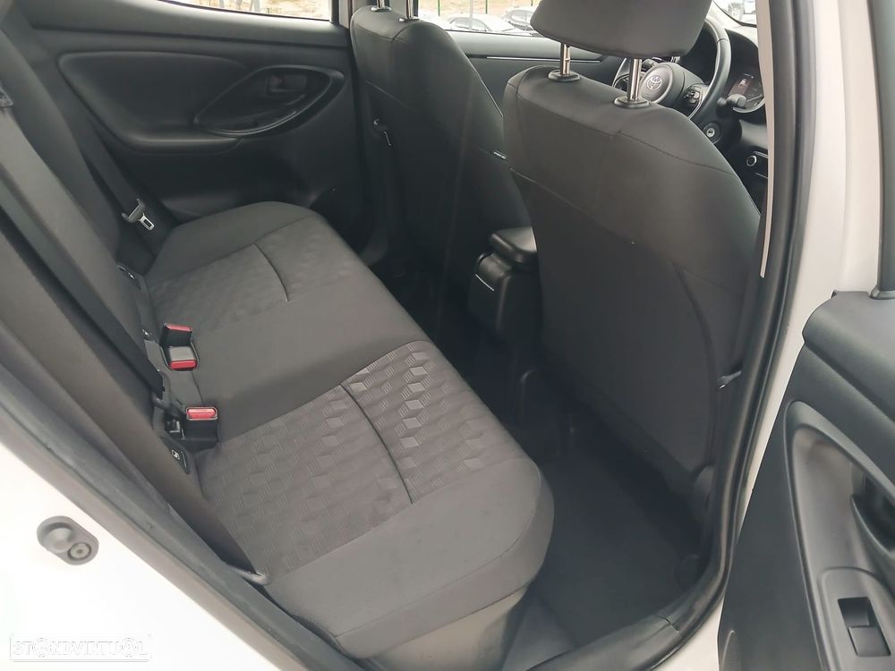 Toyota Yaris - 10