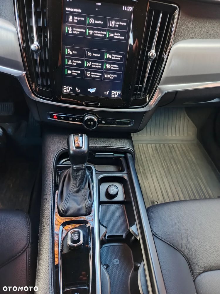 Volvo V90 D5 AWD Momentum - 33