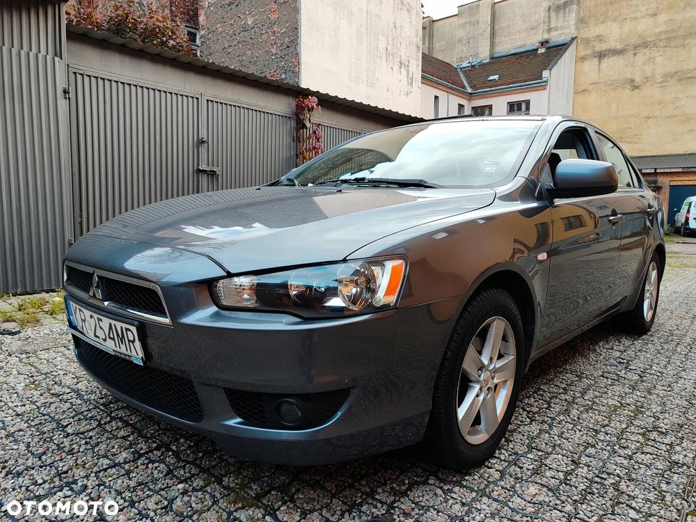 Mitsubishi Lancer 1.8 Inform - 1