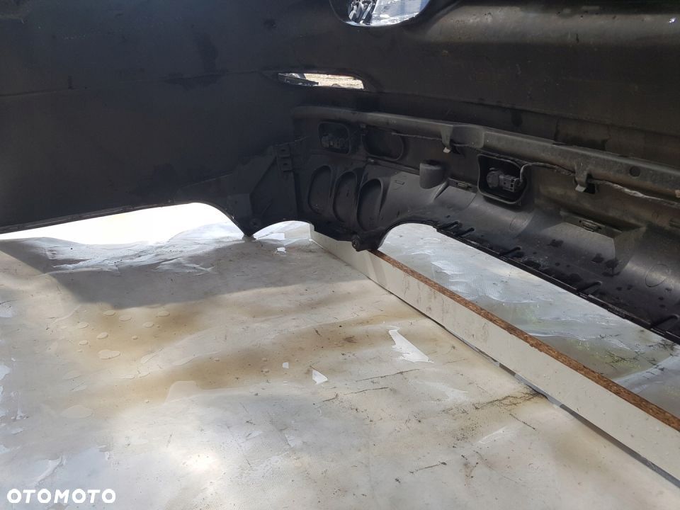 zderzak tył BMW E60 PDC schwarz II - 10