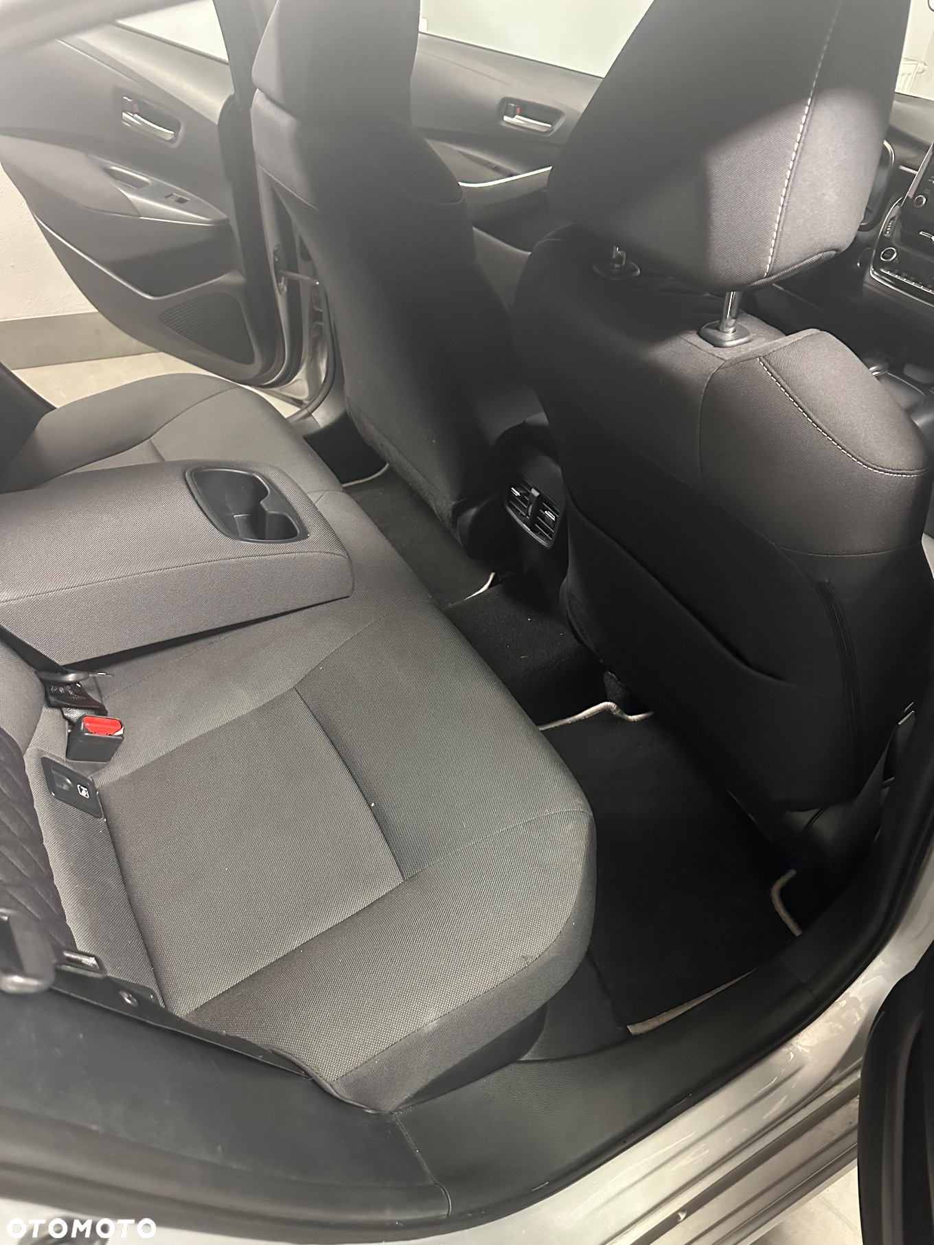 Toyota Corolla 1.8 Hybrid Comfort - 24