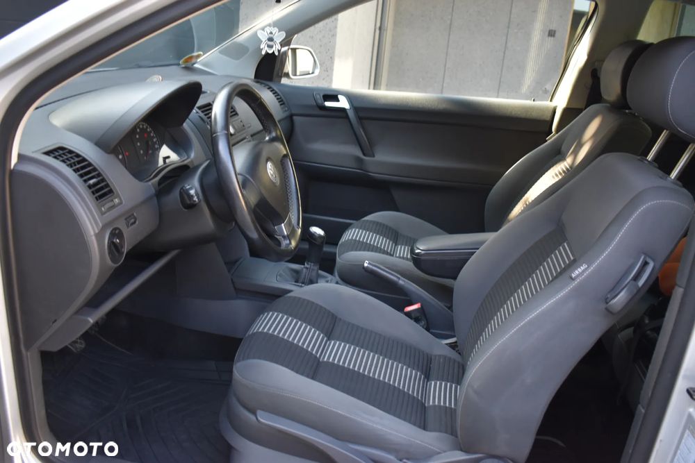 Volkswagen Polo 1.4 16V Sportline - 23