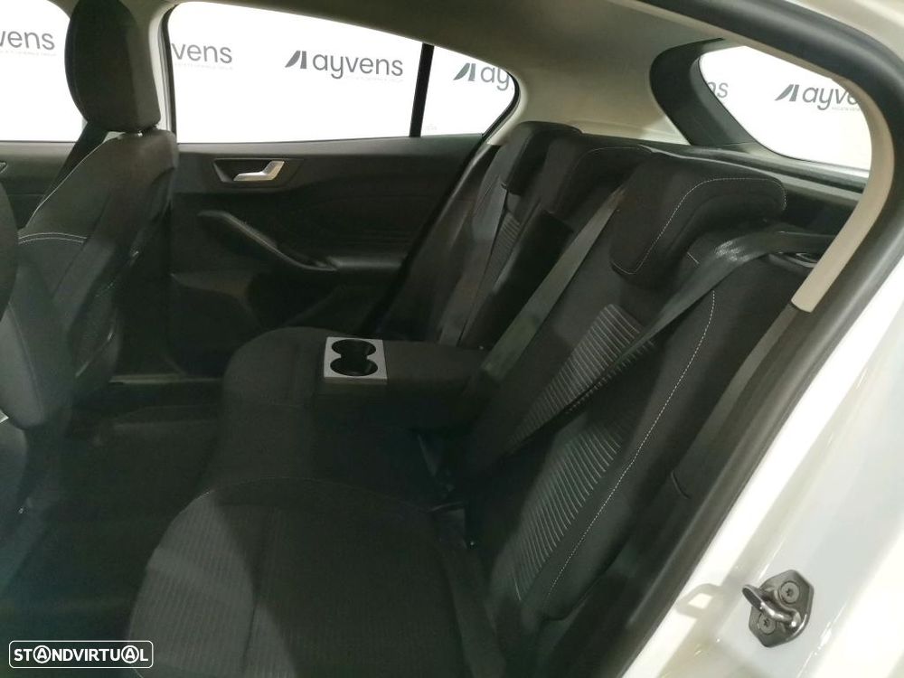 Ford Focus 1.5 TDCi EcoBlue Titanium - 8