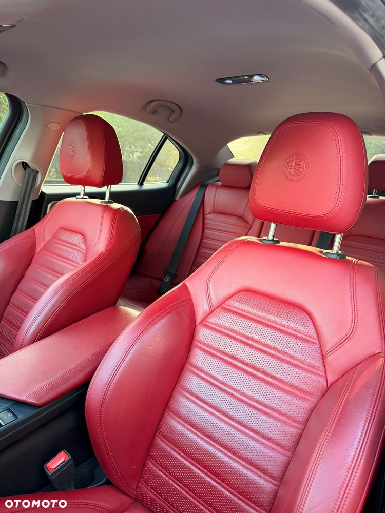 Alfa Romeo Stelvio 2.0 Turbo 16V AT8-Q4 Ti - 31
