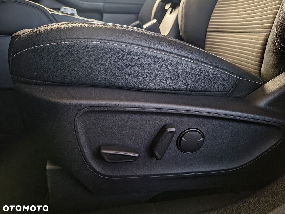 Ford Kuga 2.0 EcoBlue AWD Titanium X - 20