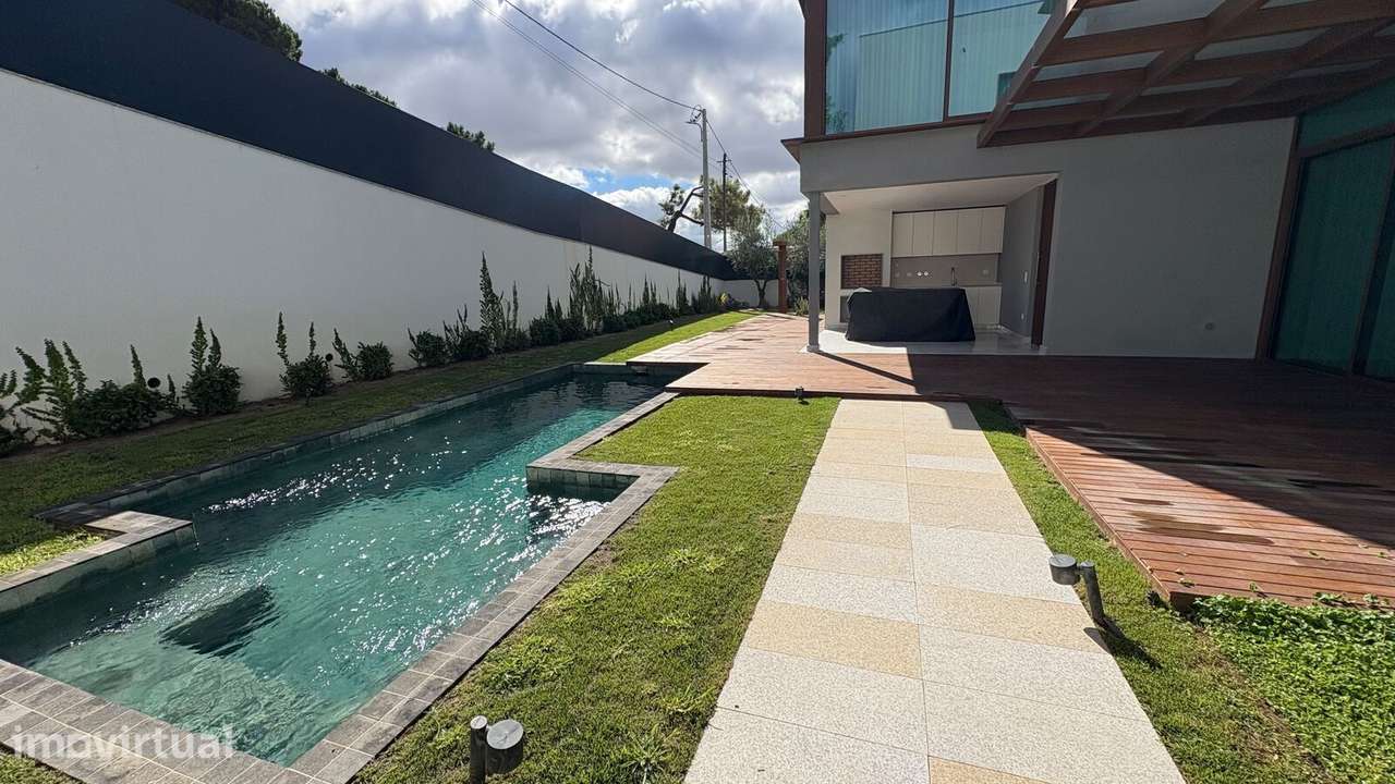 Moradia T4 com piscina - Grande imagem: 2/24