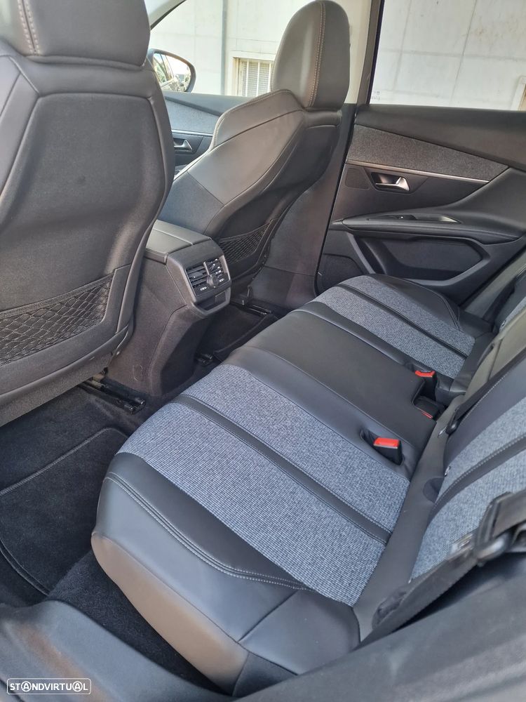 Peugeot 3008 PureTech 130 Stop & Start GPF Allure - 24