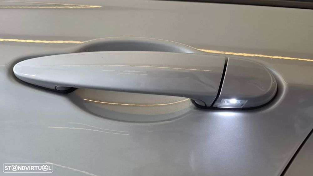 BMW 318 d Line Sport Auto - 28