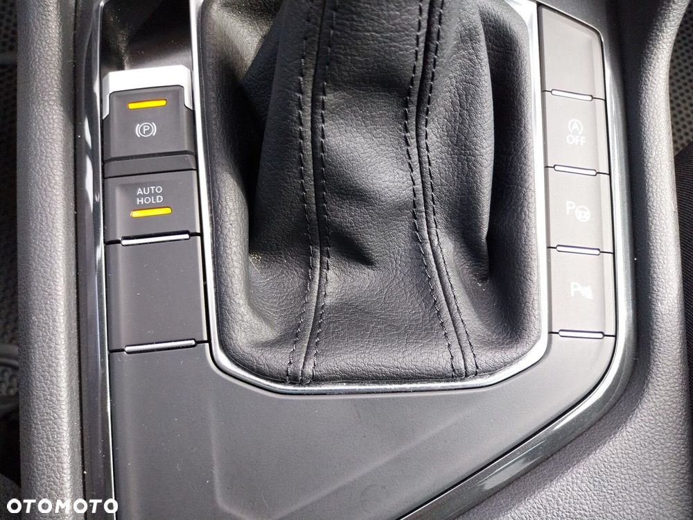 Volkswagen Tiguan - 32