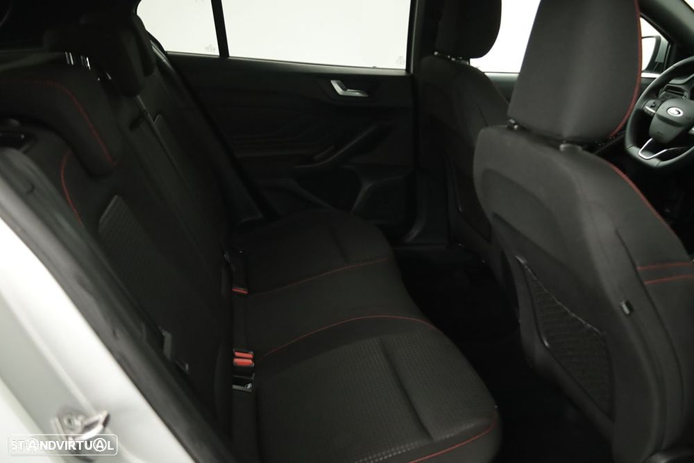 Ford Focus 1.0 EcoBoost MHEV ST-Line X - 22