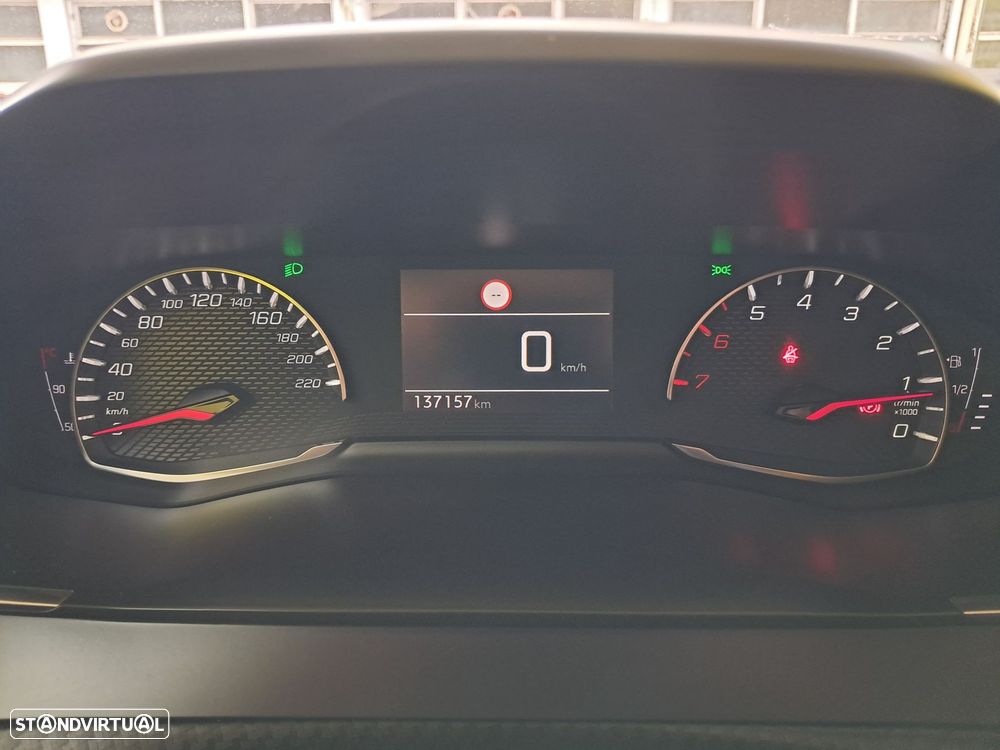 Peugeot 2008 1.5 BlueHDi Allure - 6