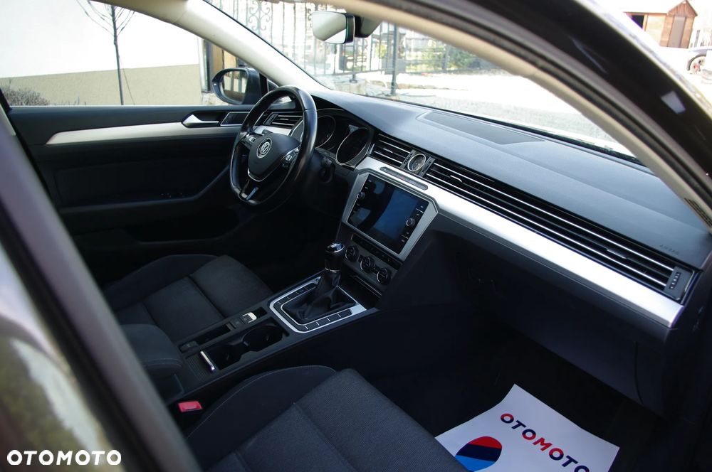 Volkswagen Passat 2.0 TDI (BlueMotion Technology) Comfortline - 13