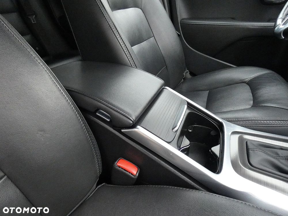 Volvo XC 70 D4 Geartronic Summum - 10