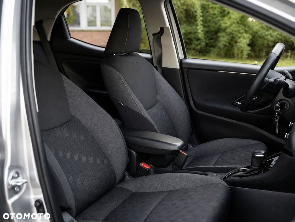 Toyota Yaris Hybrid 1.5 Style - 26