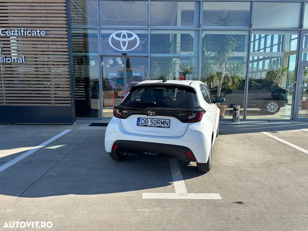 Toyota Yaris 1.5 VVT-i HSD Active - 3