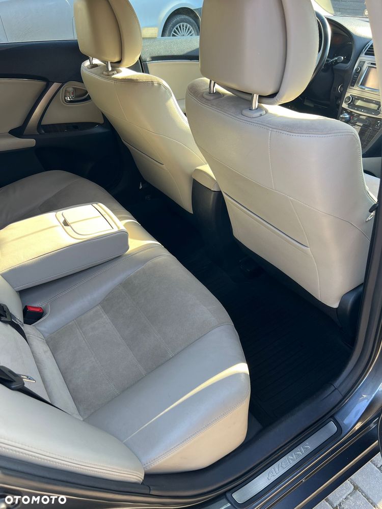 Toyota Avensis 2.0 D-4D Sol - 11