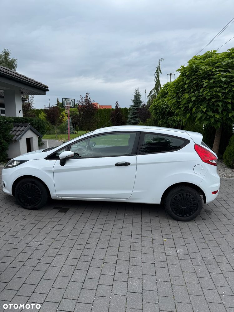 Ford Fiesta 1.4 TDCi Silver X (Ambiente) - 2