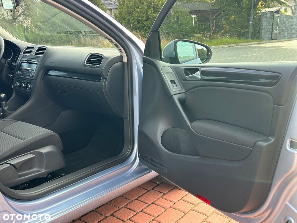 Volkswagen Golf - 28
