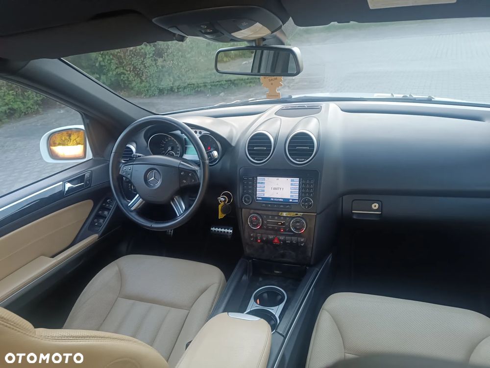 Mercedes-Benz ML 500 4Matic 7G-TRONIC Edition 10 - 17