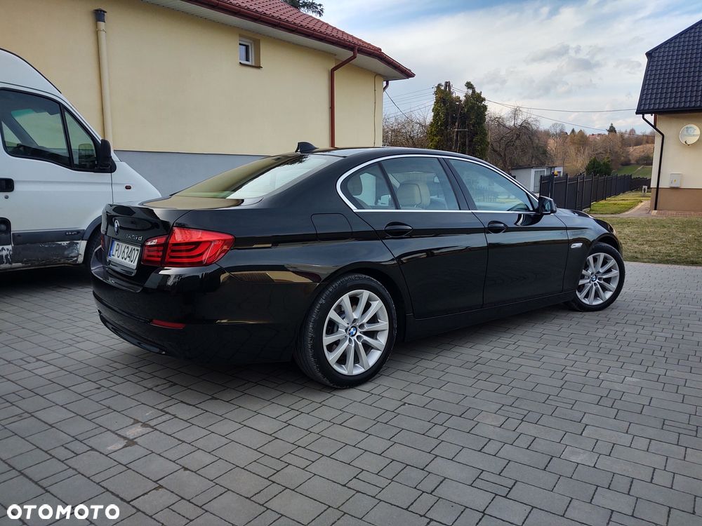 BMW 5 2012 photo 2