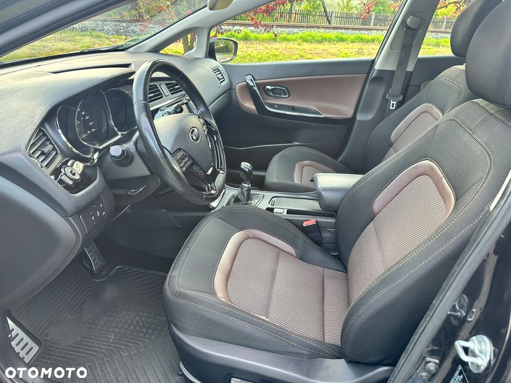 Kia Ceed - 10