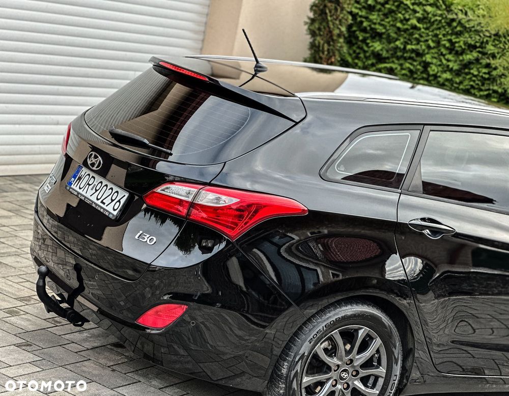 Hyundai i30 1.6 CRDI Fifa World Cup Edition - 23