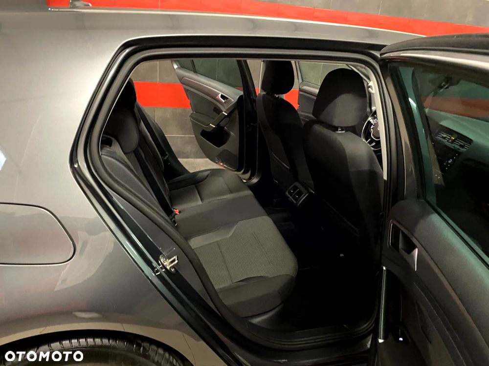 Volkswagen Golf 2.0 TDI SCR Highline - 21