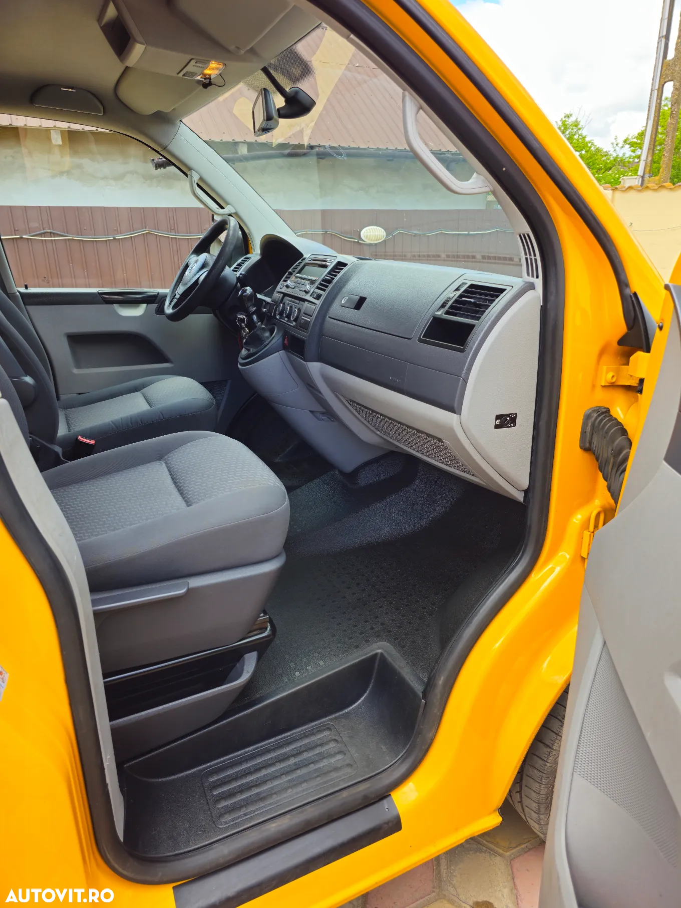 Volkswagen Transporter - 9