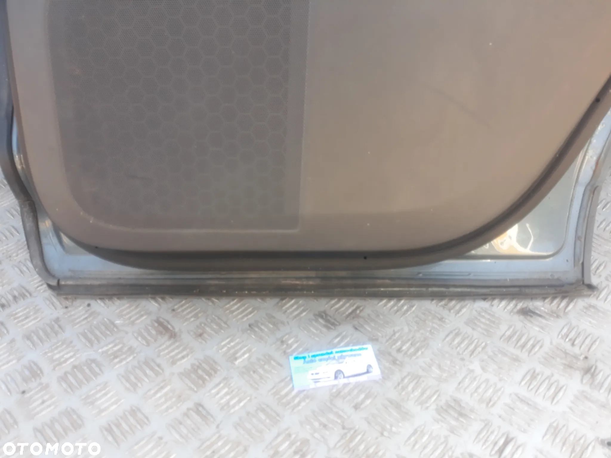 DRZWI PRAWY TYŁ VOLKSWAGEN TOUAREG 7L 2006r  KOLOR: LD7V - 7