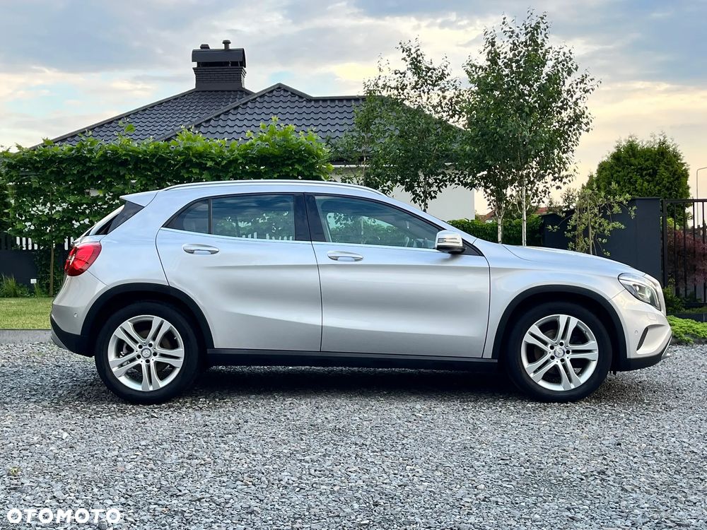 Mercedes-Benz GLA 180 - 8