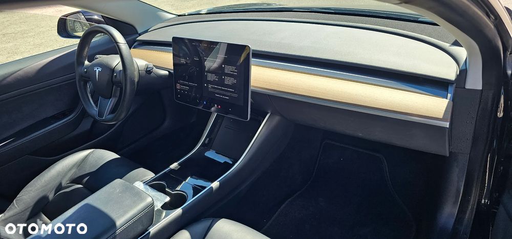 Tesla Model 3 Standard Reichweite Plus Hinterradantrieb - 13