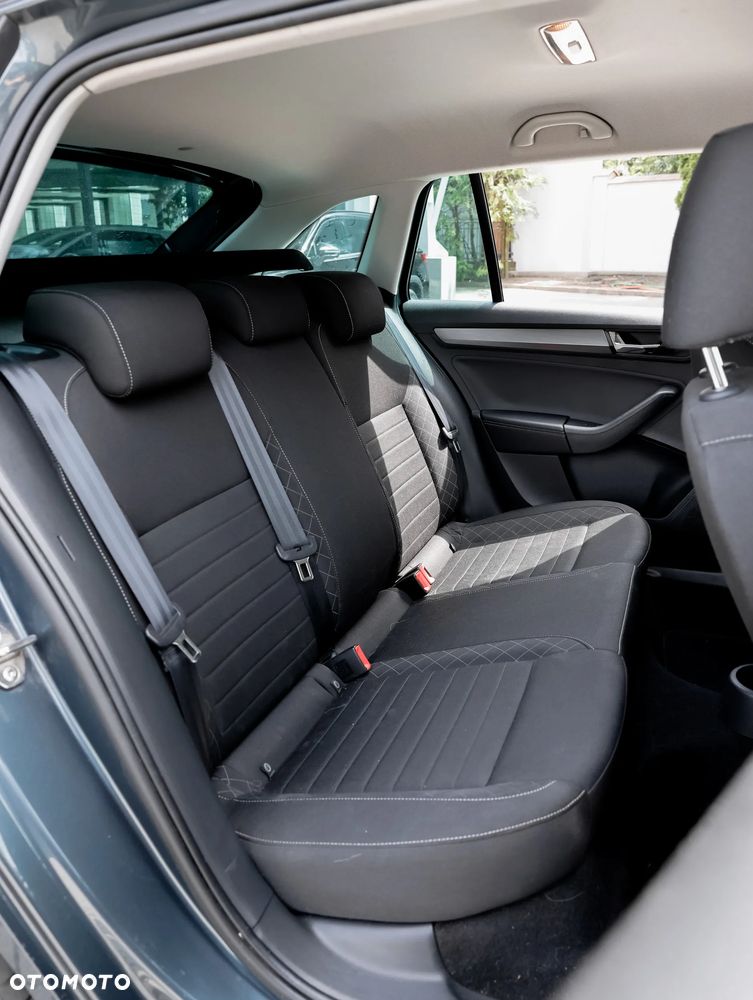 Skoda RAPID 1.0 TSI Style - 13
