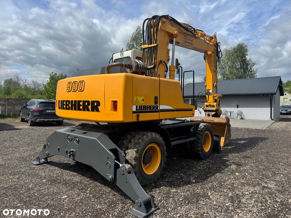 Liebherr 900B - 5