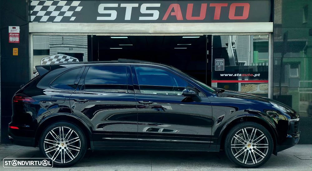 Porsche Cayenne Platinum Edition - 13