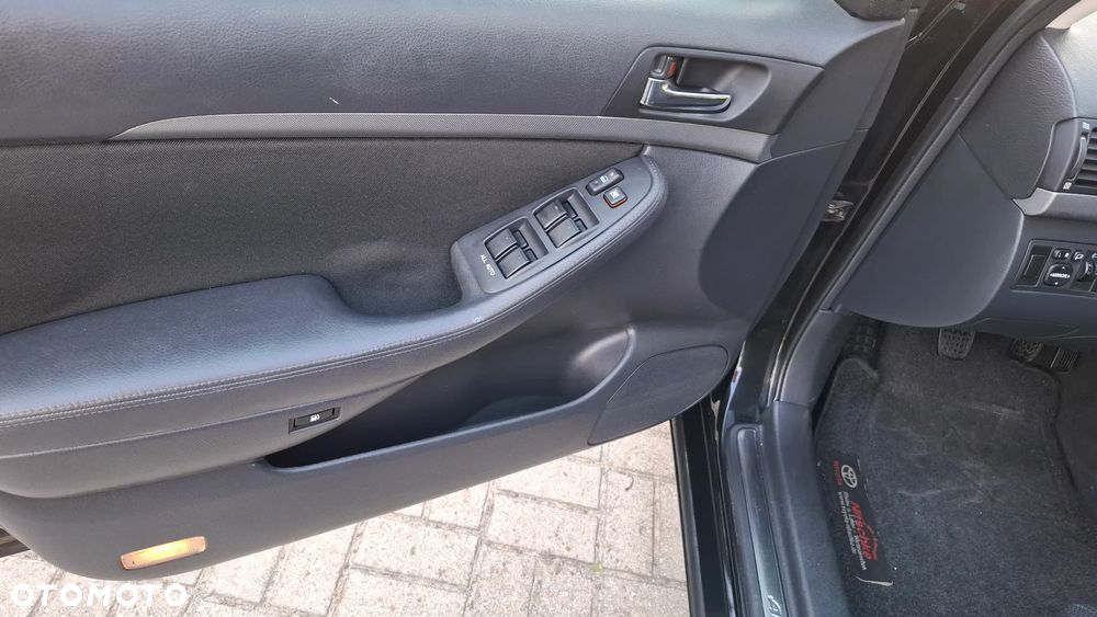 Toyota Avensis 1.8 VVT-i Sol Premium - 10