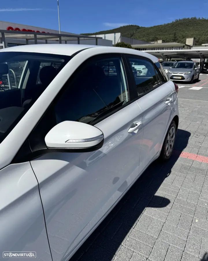 Hyundai i20 / 1.1 CRDi Access Plus - 9