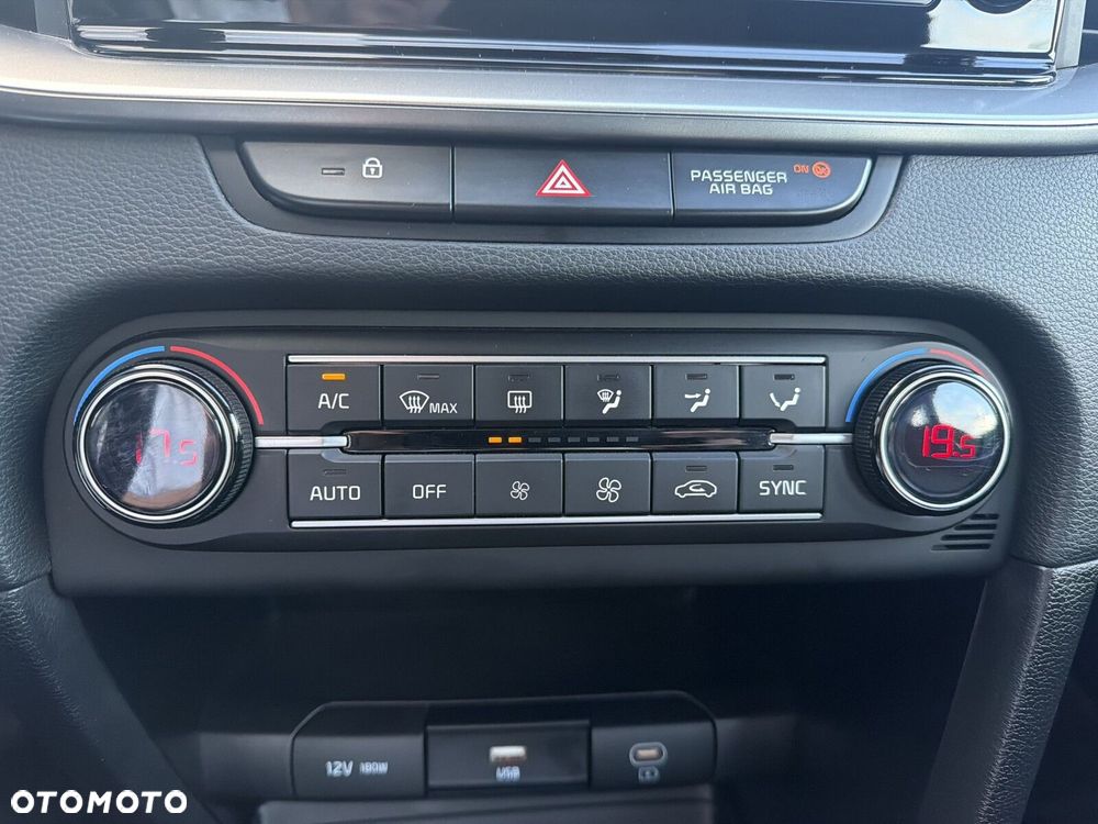 Kia Ceed - 16